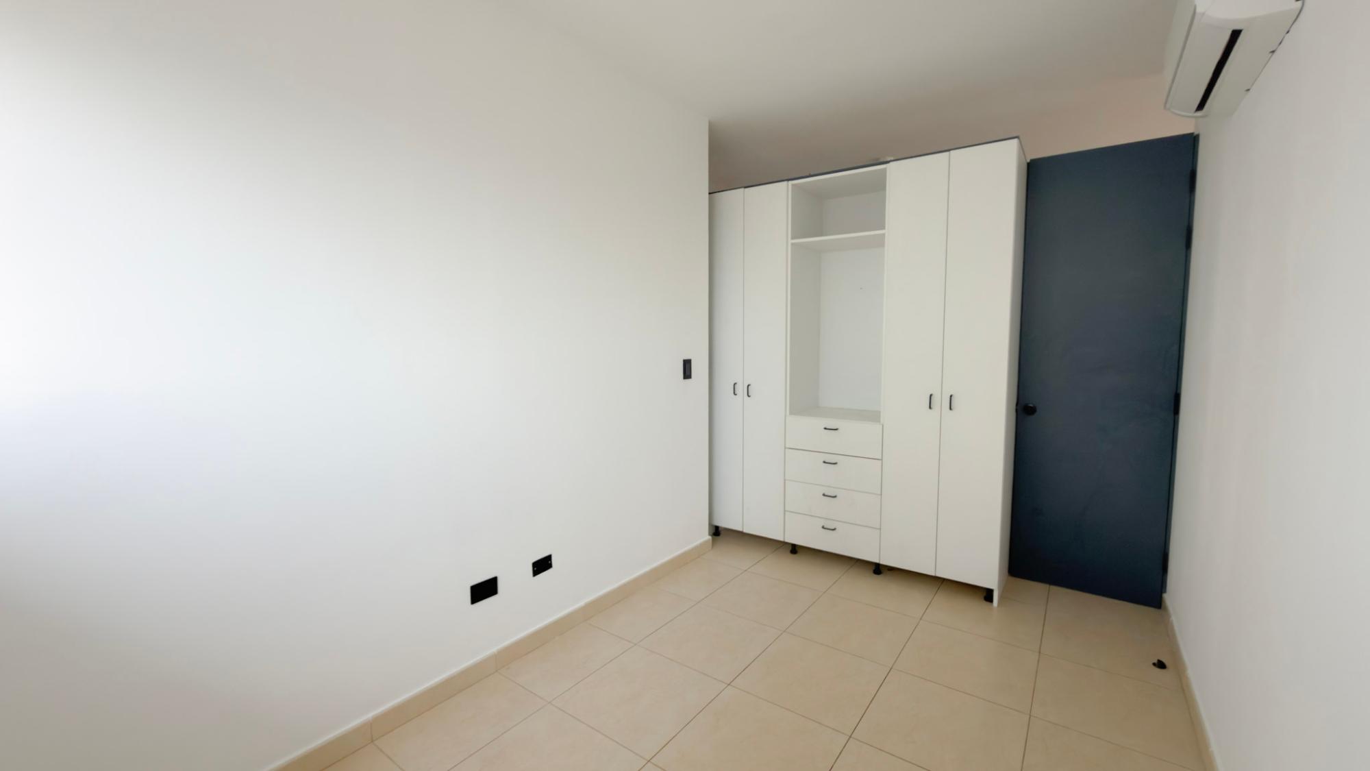 HIGH FLOOR ON AV BALBOA - WATERS 68D - 122 M2