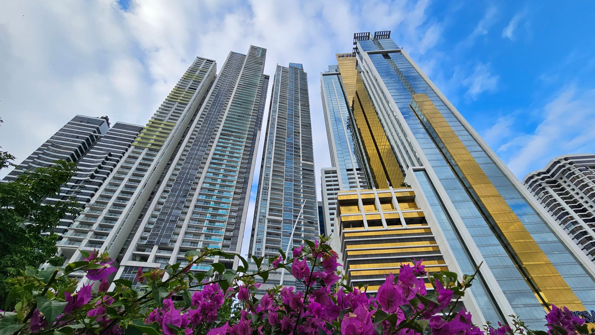 HIGH FLOOR ON AV BALBOA - WATERS 68D - 122 M2