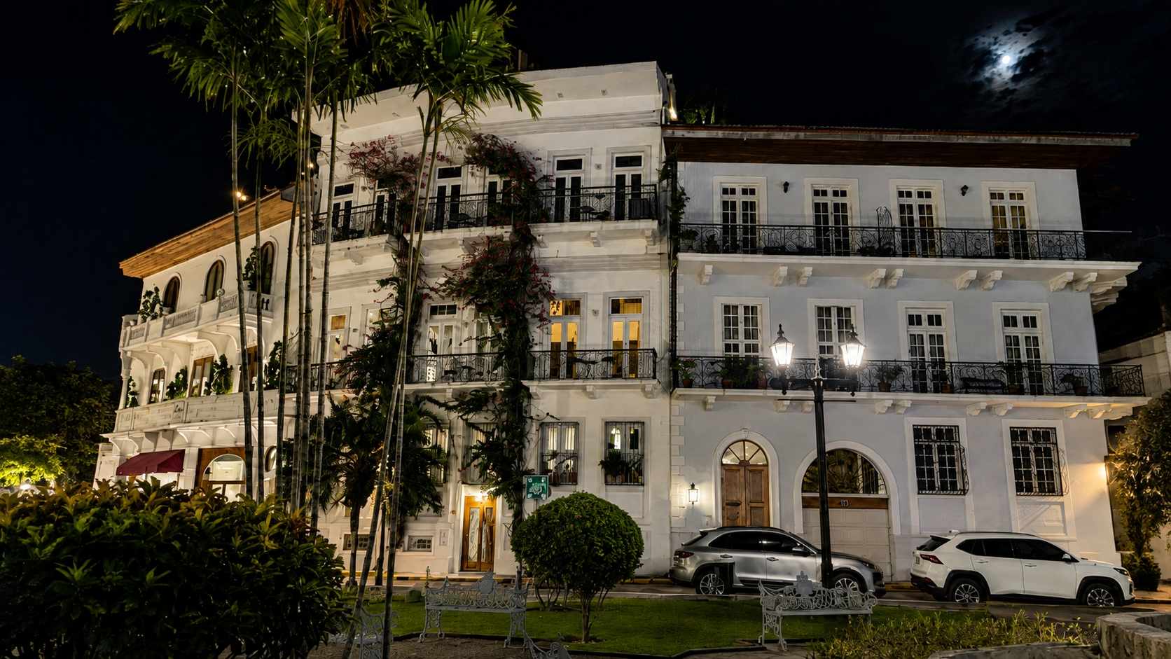 Residential building for sale in Casco Antiguo