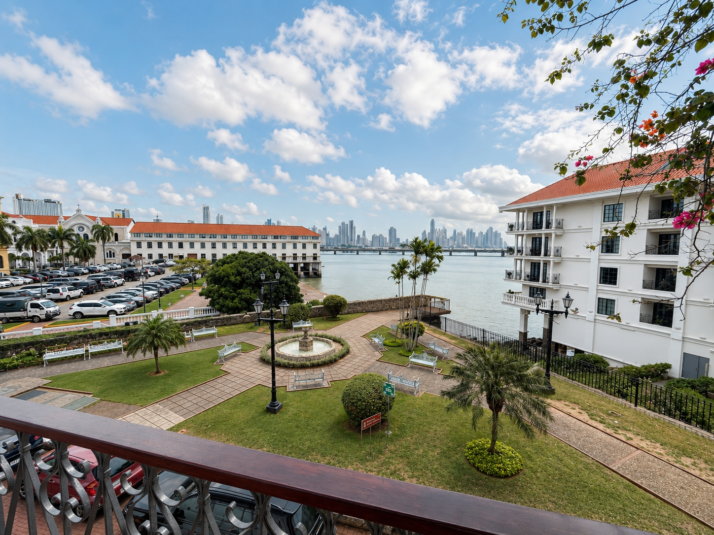 Residential building for sale in Casco Antiguo