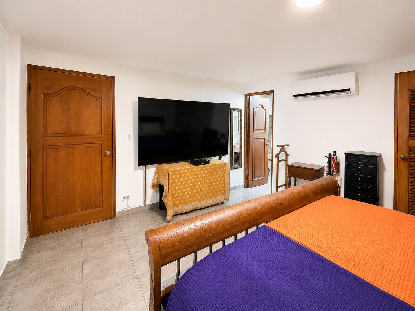 Residential building for sale in Casco Antiguo