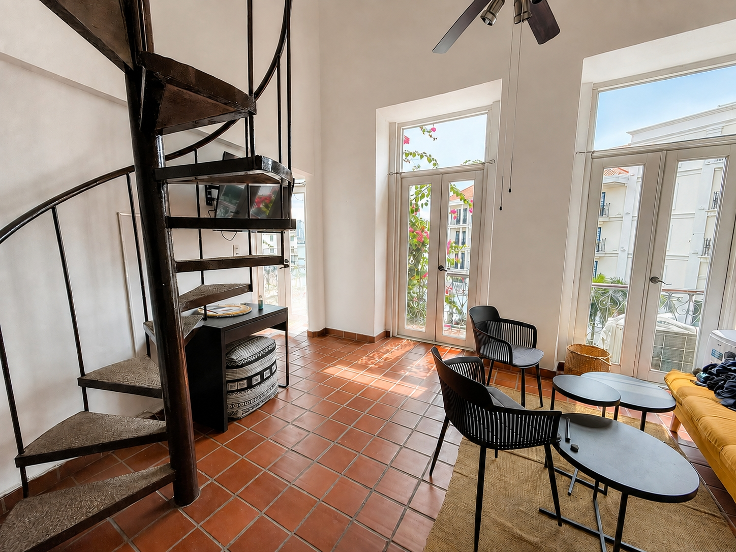 Residential building for sale in Casco Antiguo