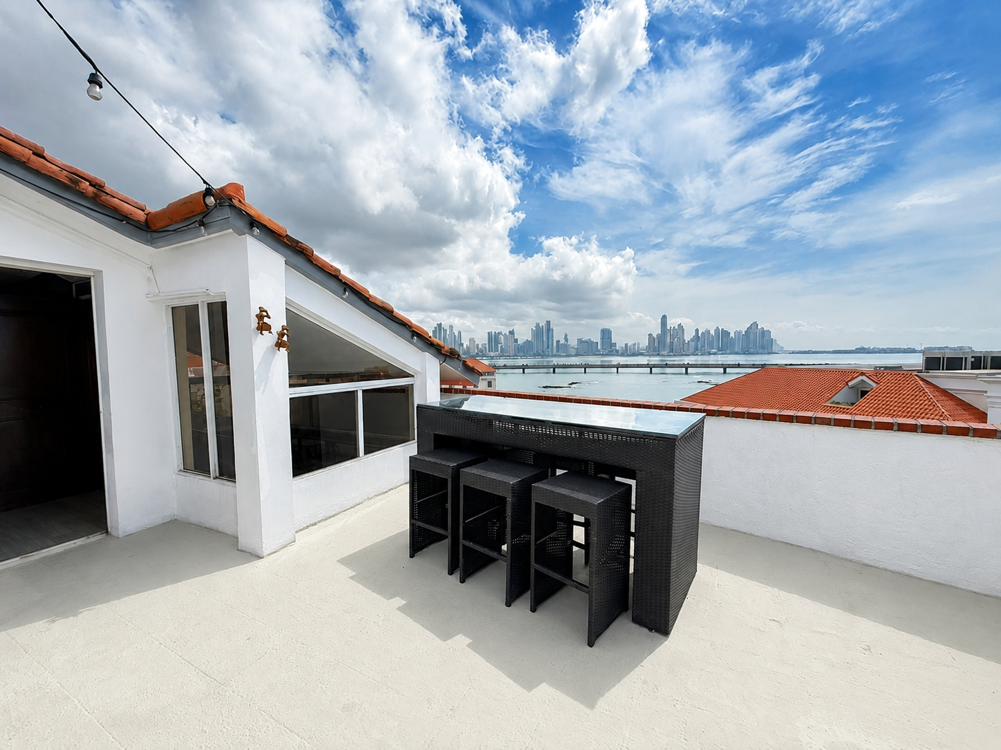 Residential building for sale in Casco Antiguo