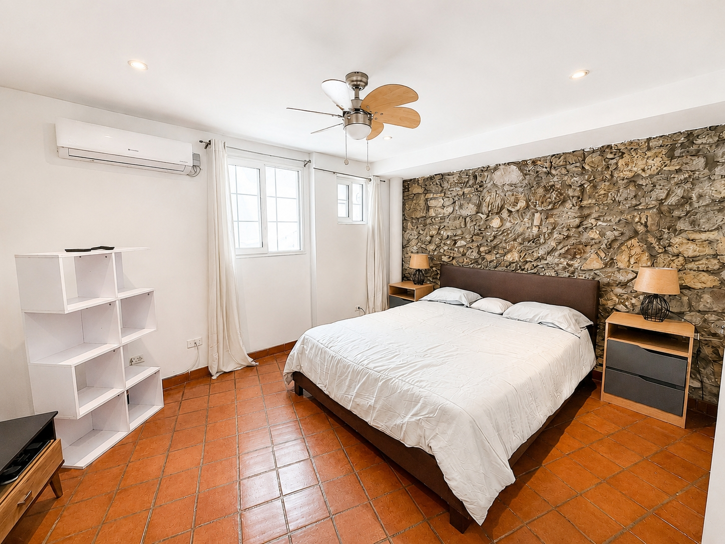 Residential building for sale in Casco Antiguo
