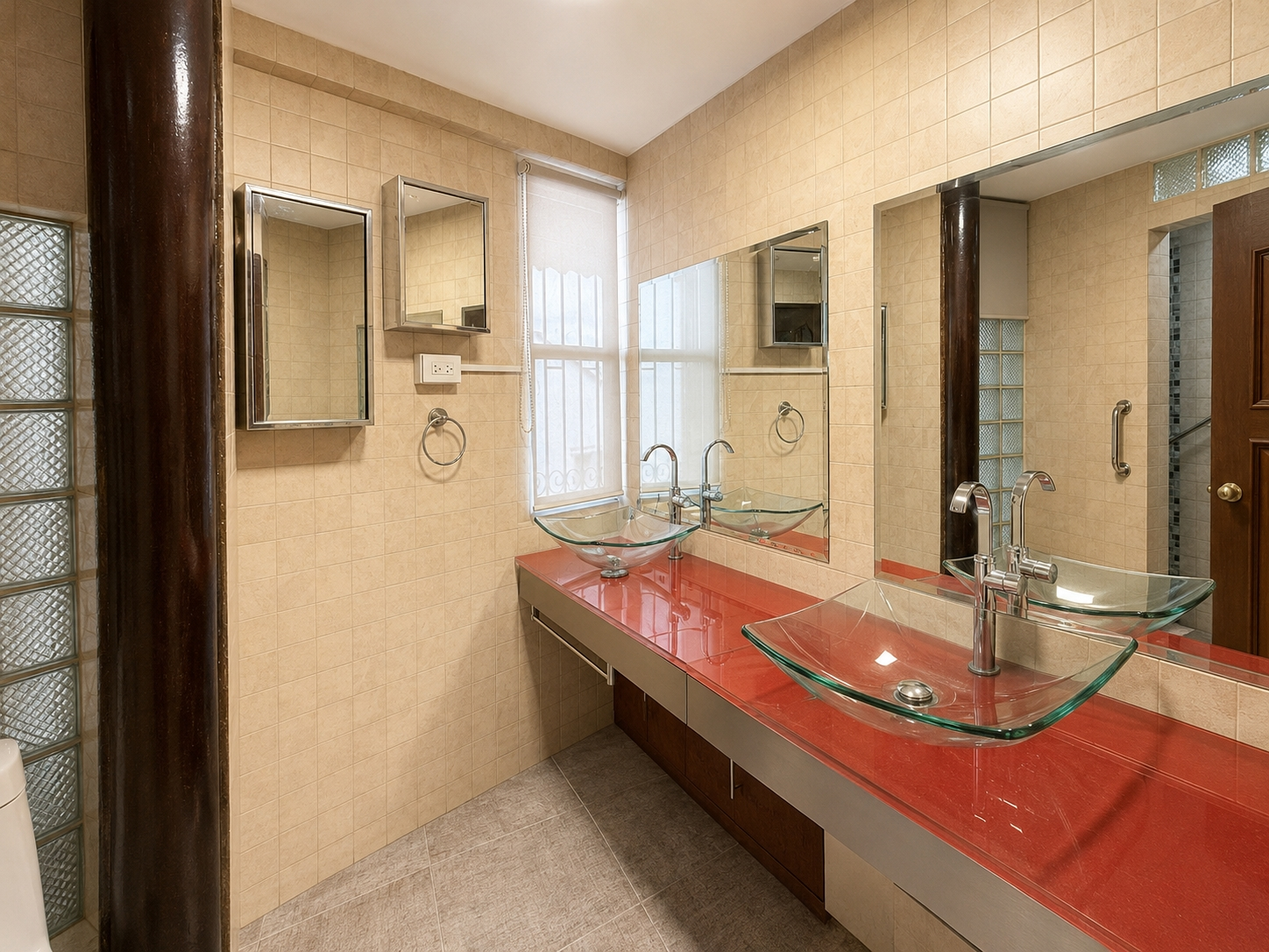 Residential building for sale in Casco Antiguo