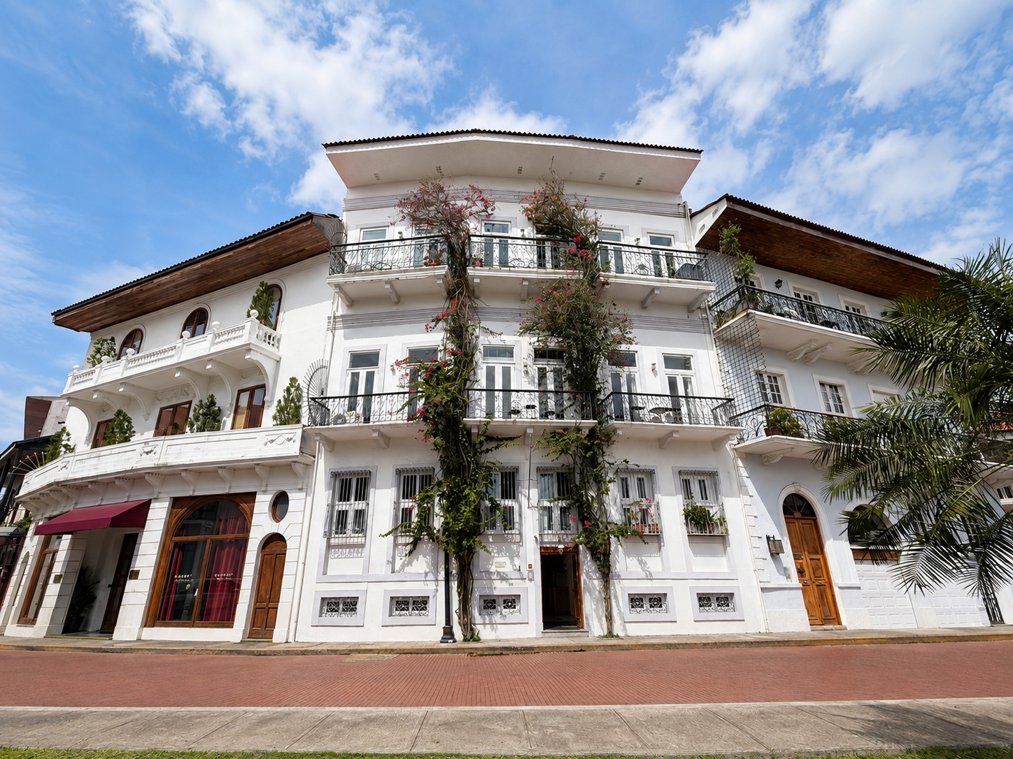 Residential building for sale in Casco Antiguo