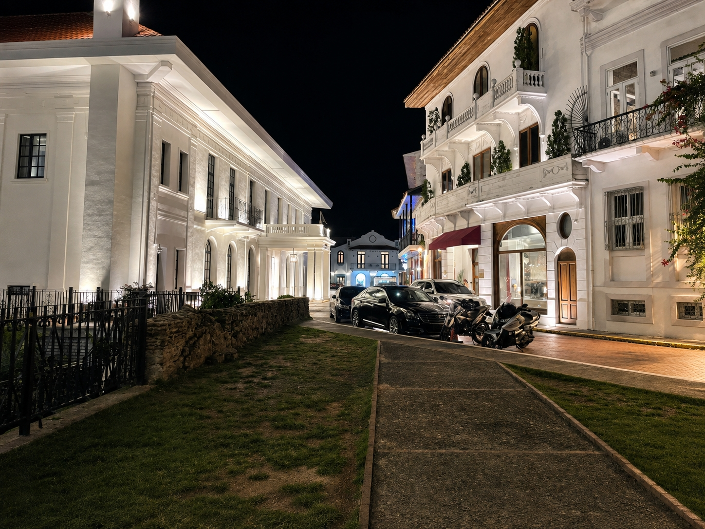 Residential building for sale in Casco Antiguo