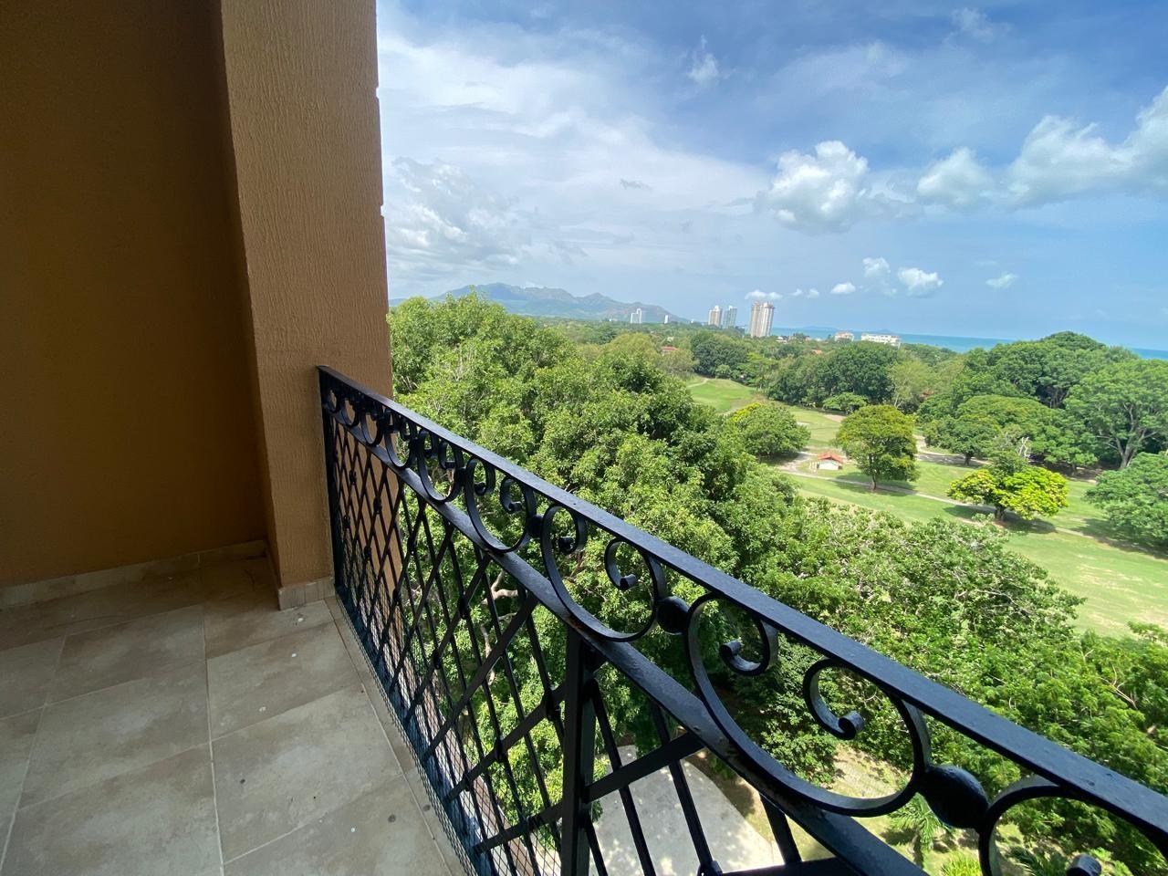 4 bedroom apartment in PH El Alcazar, Coronado