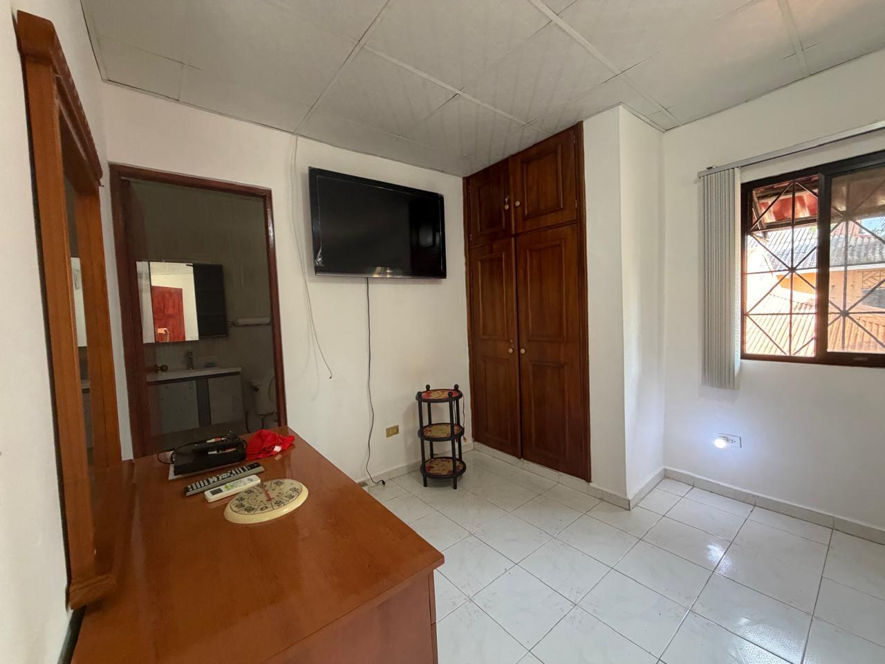 Two-story residential building - Colón City
