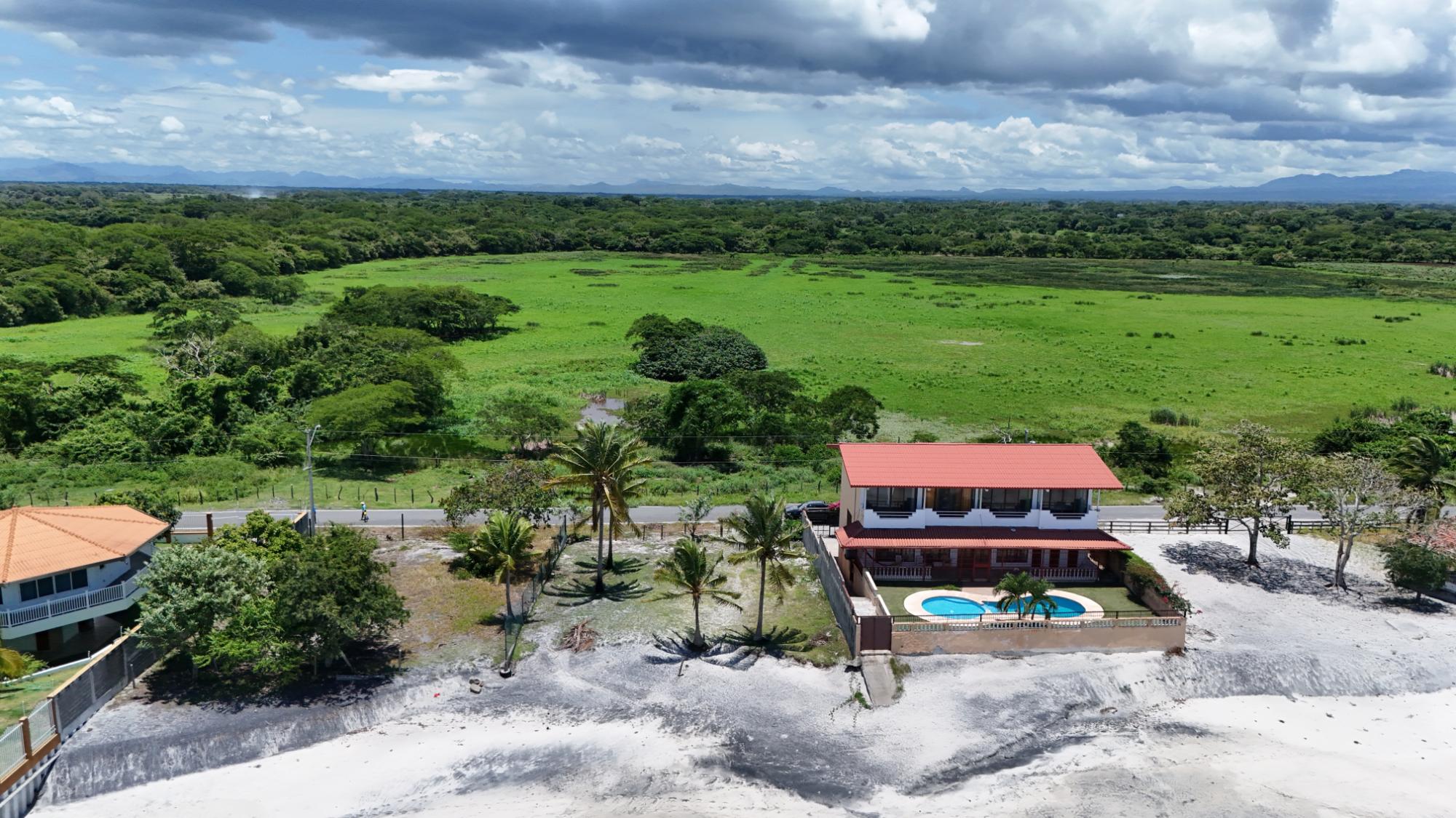 900 m² Oceanfront Lot in Playa del Pacifico