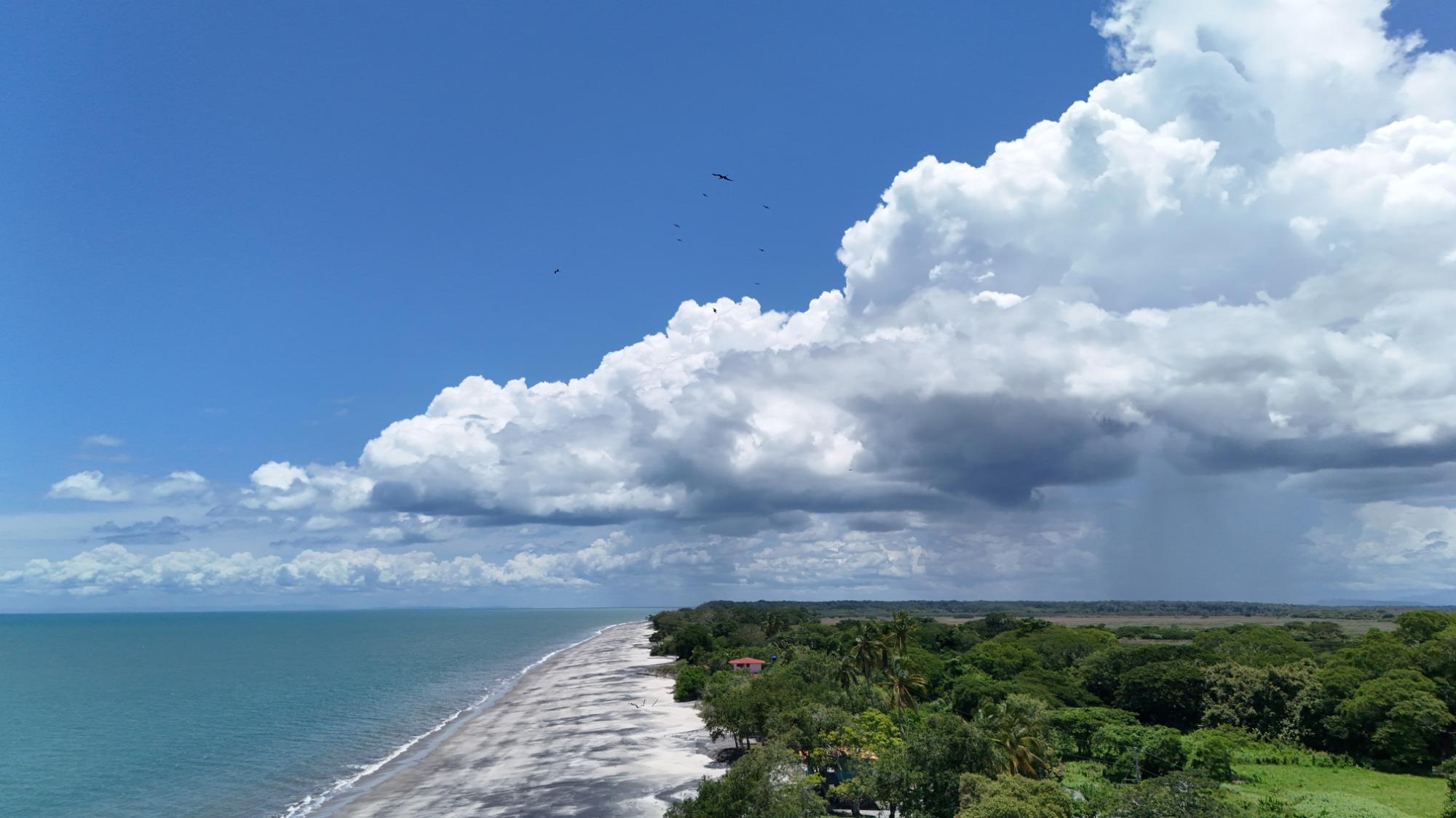900 m² Oceanfront Lot in Playa del Pacifico
