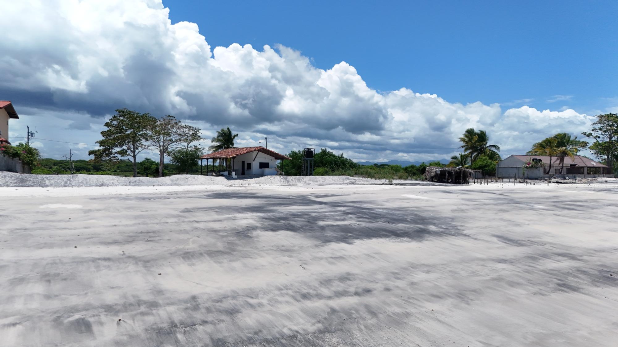 900 m² Oceanfront Lot in Playa del Pacifico