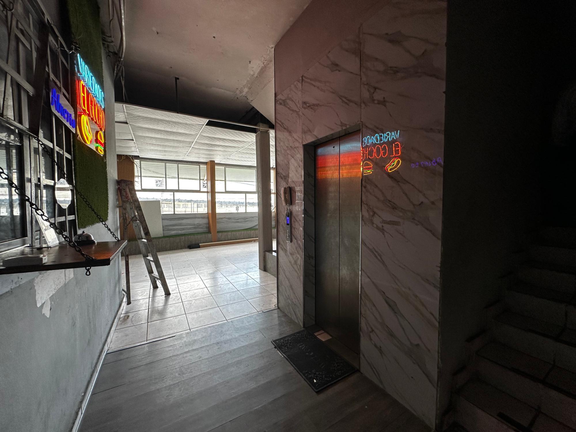 COMMERCIAL BUILDING FOR SALE