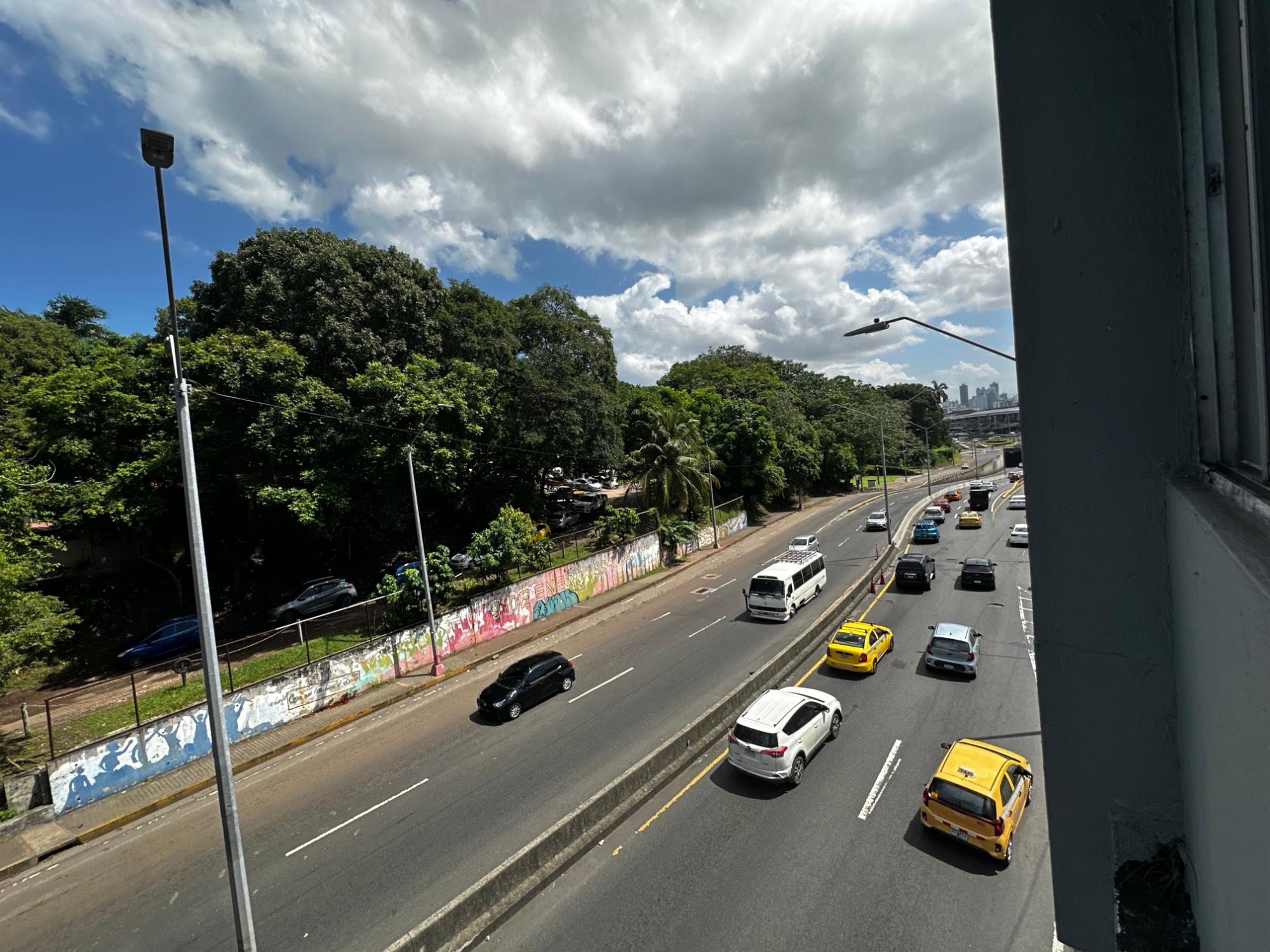 COMMERCIAL BUILDING FOR SALE
