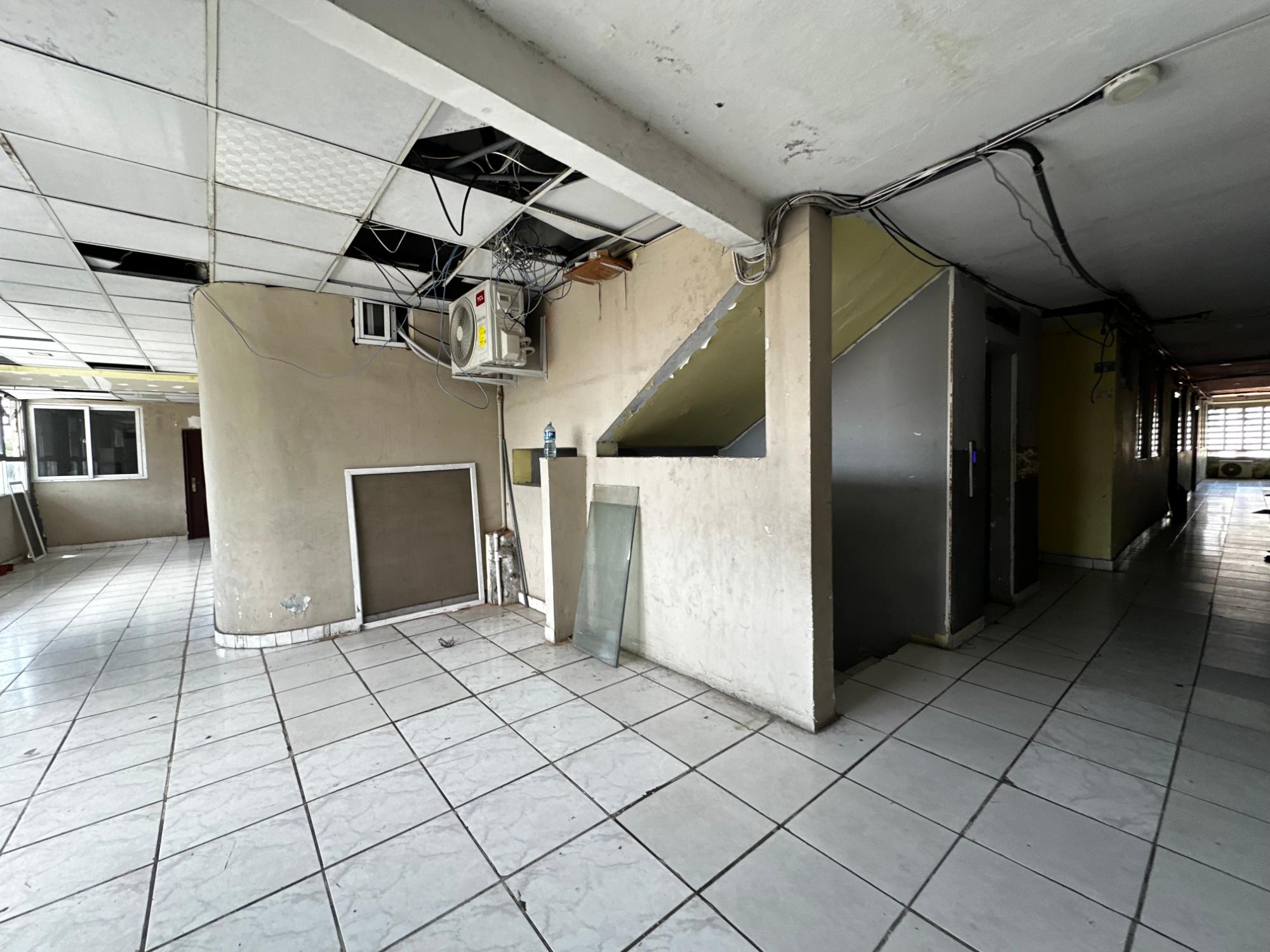 COMMERCIAL BUILDING FOR SALE