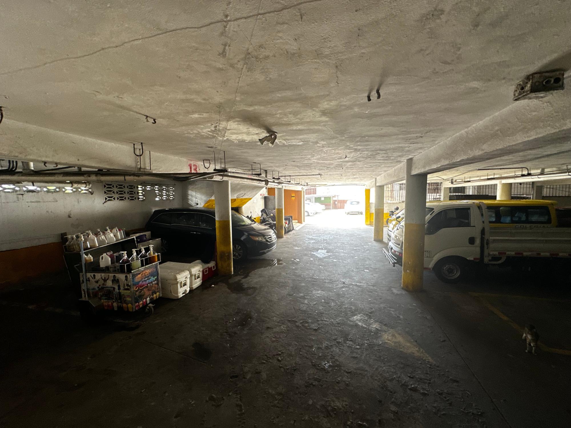 COMMERCIAL BUILDING FOR SALE