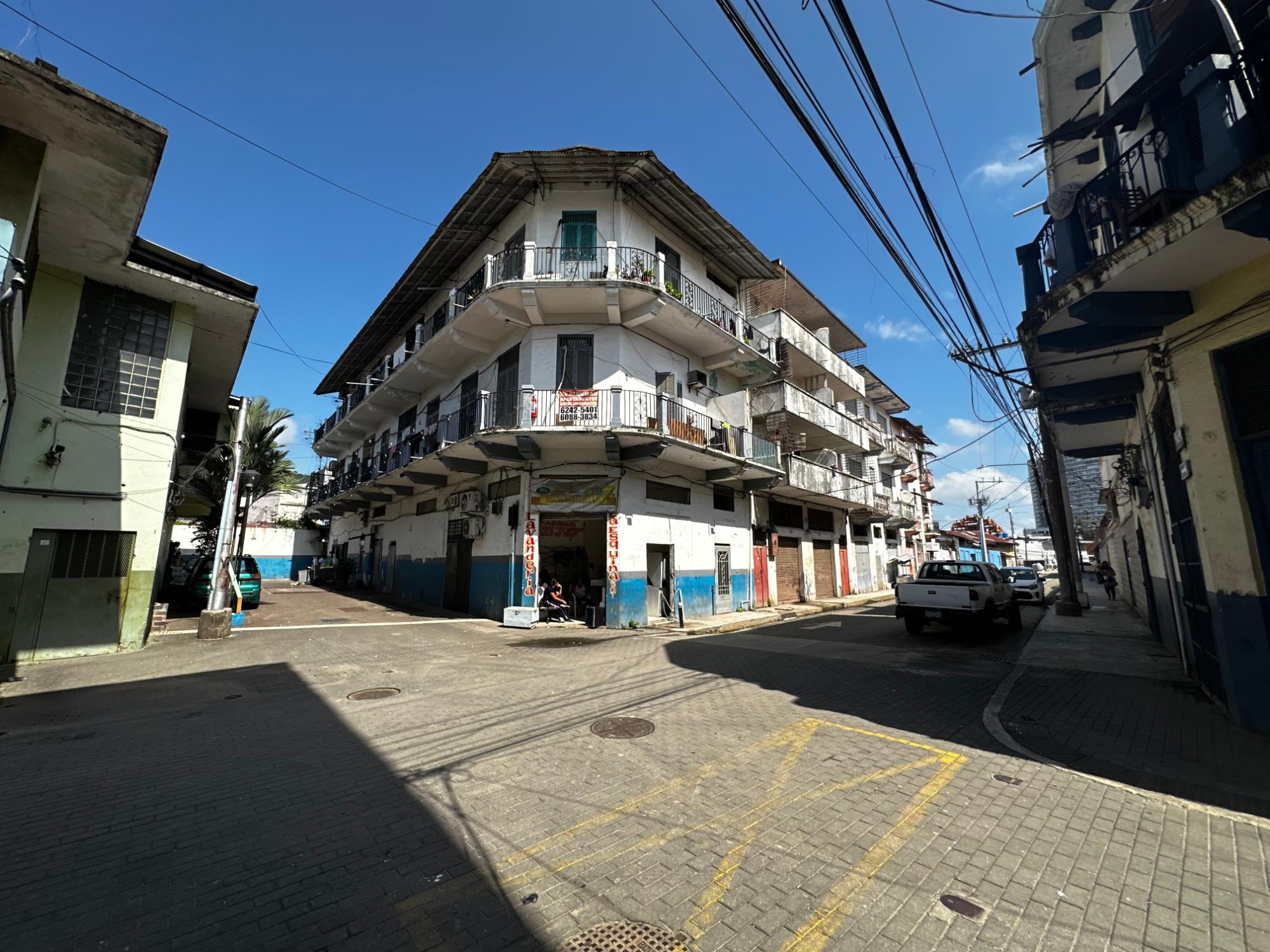 COMMERCIAL AND RESIDENTIAL BUILDING FOR SALE