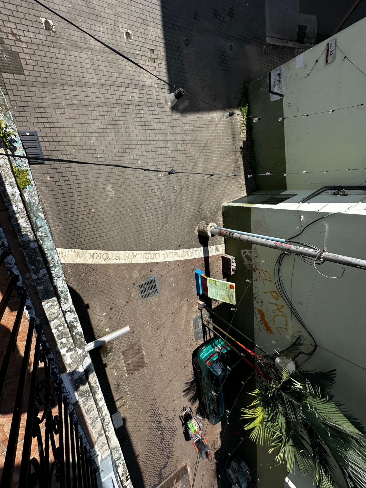 COMMERCIAL AND RESIDENTIAL BUILDING FOR SALE