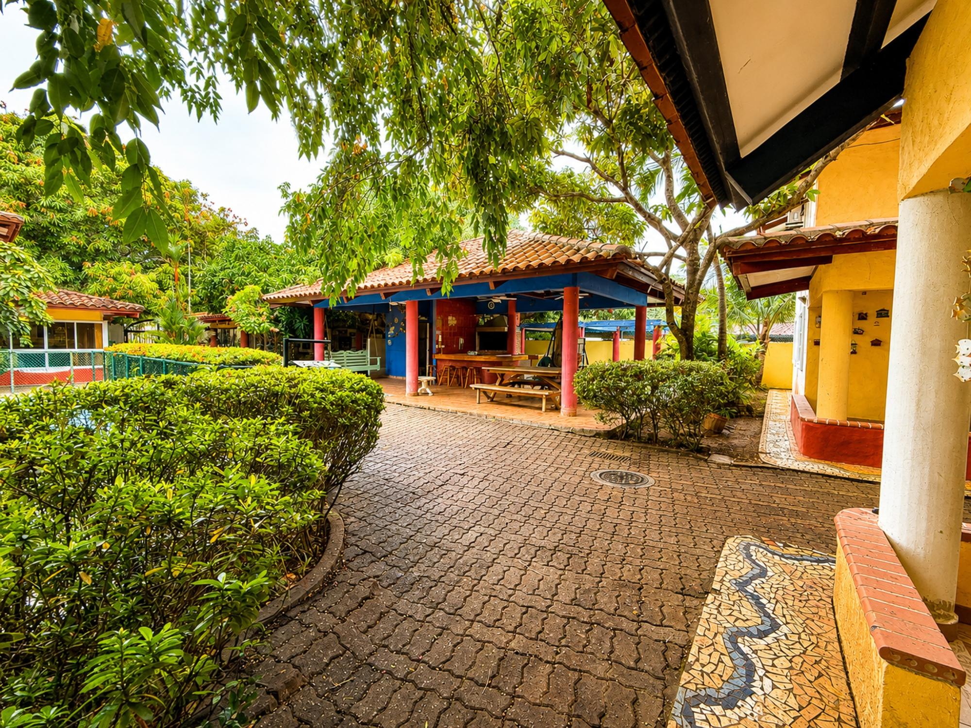 Four Modern Homes with Pool in Exclusive Coronado