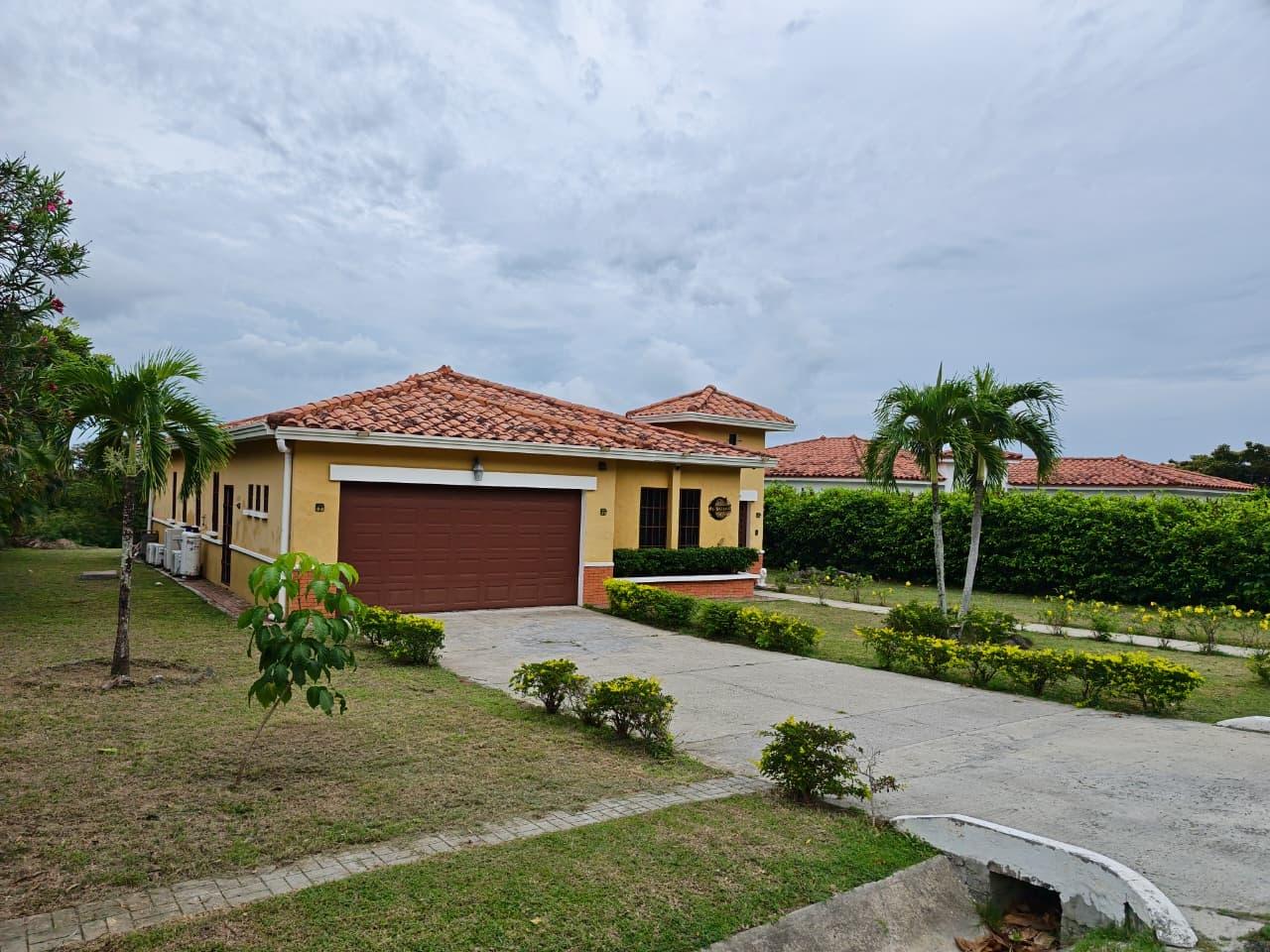House in Hacienda Pacifica with 3 bedrooms
