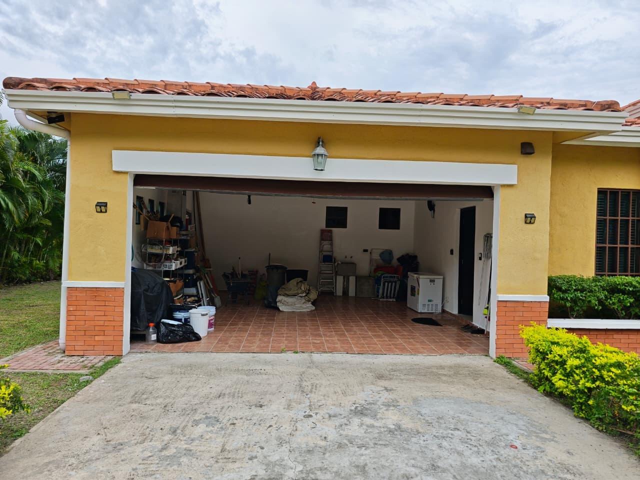 House in Hacienda Pacifica with 3 bedrooms