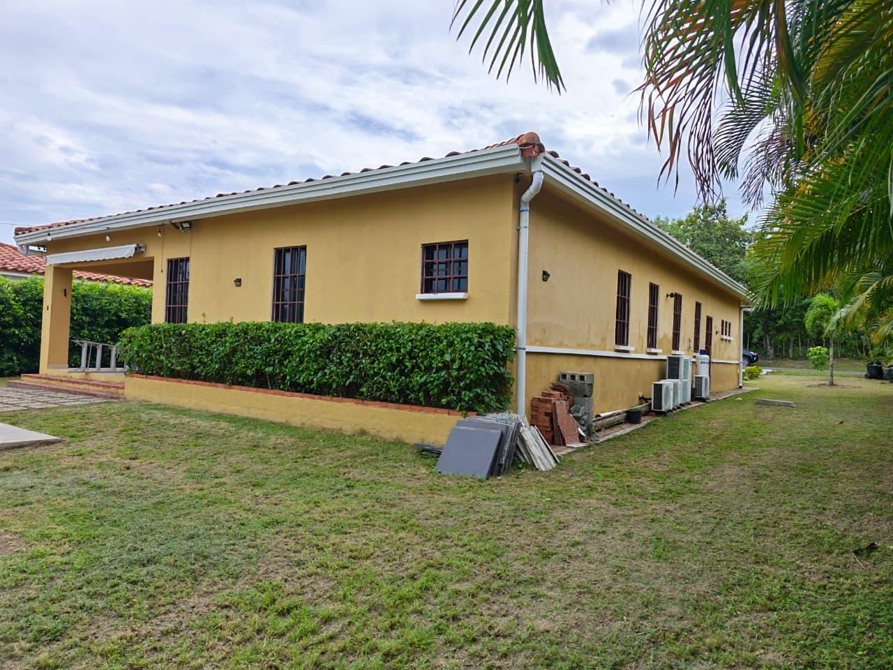 House in Hacienda Pacifica with 3 bedrooms