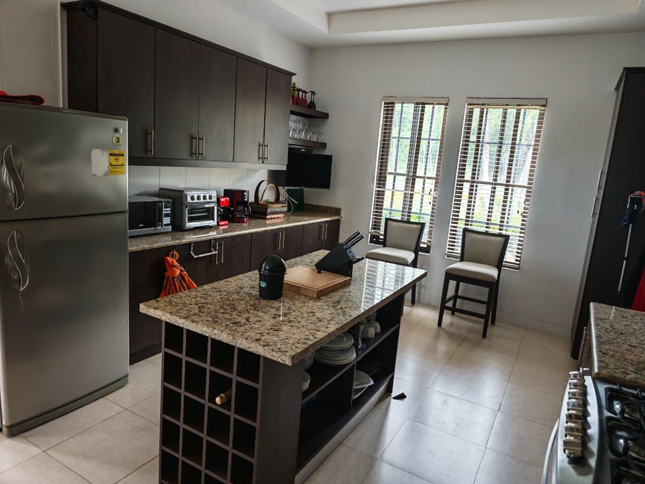 House in Hacienda Pacifica with 3 bedrooms