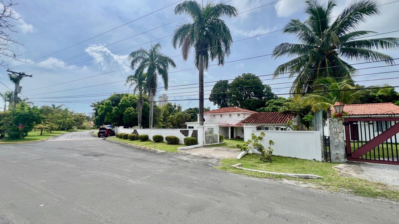 VILLA ON THE CORONADO GOLF COURSE