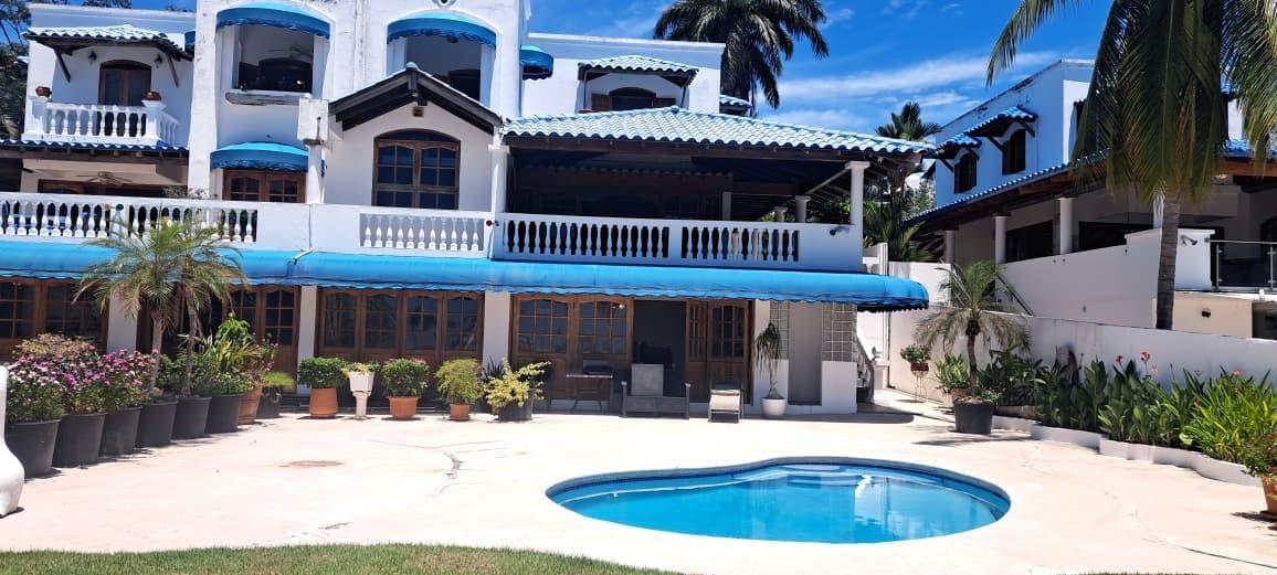 PLAYA BLANCA OCEAN FRONT DUPLEX VILLA