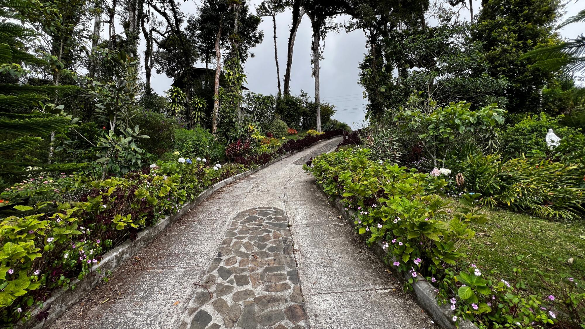 Mountain View Home in Altos del Maria