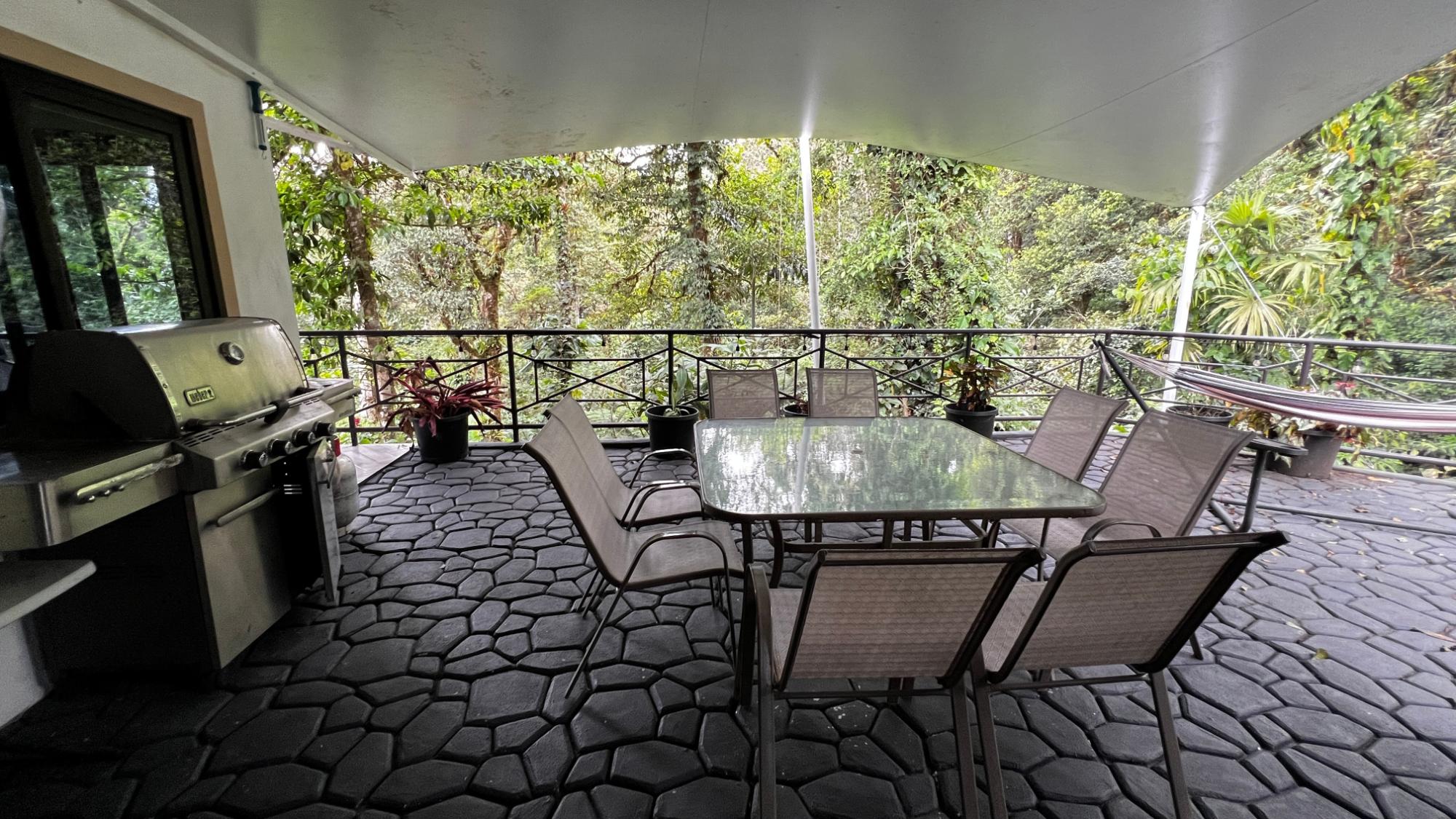 Mountain View Home in Altos del Maria