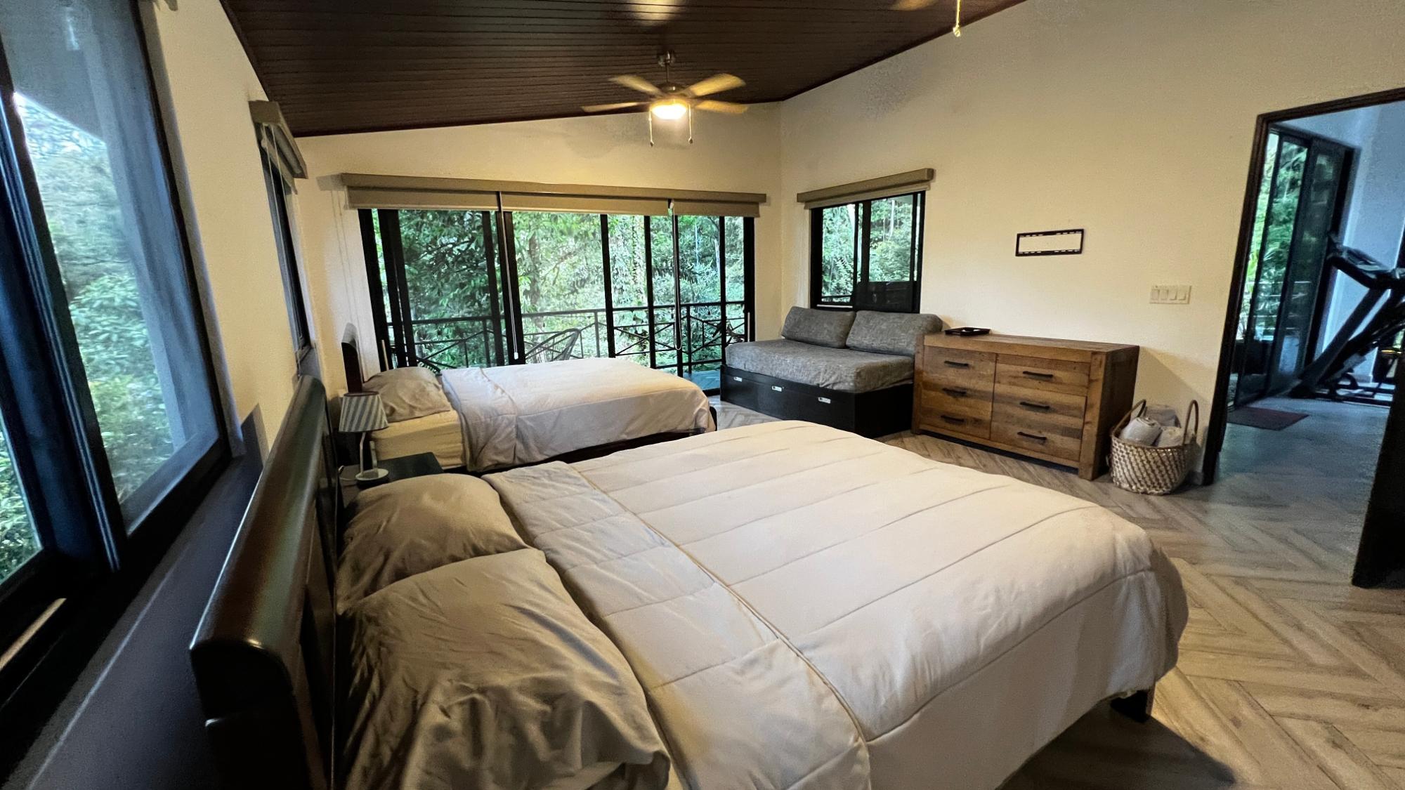 Mountain View Home in Altos del Maria