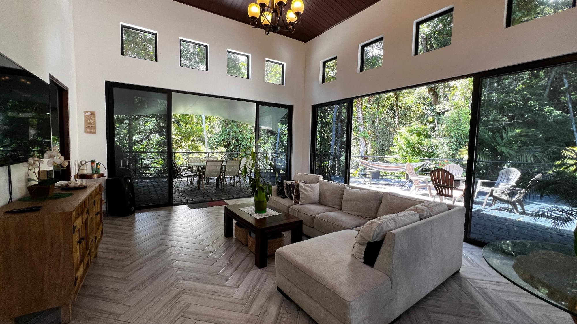 Mountain View Home in Altos del Maria