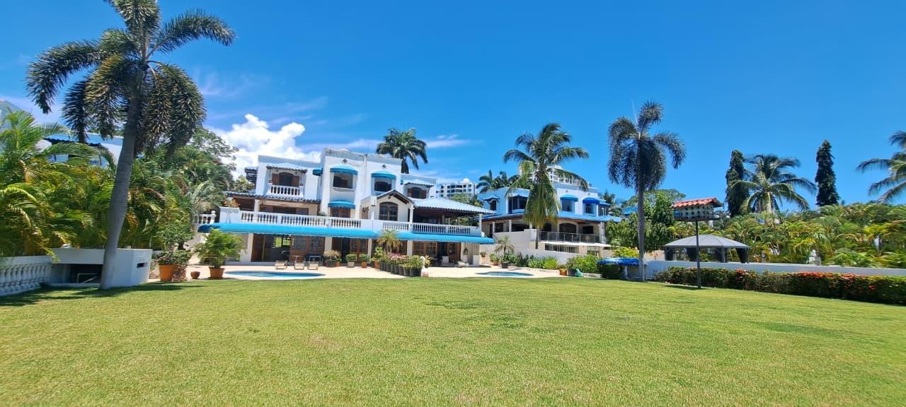 PLAYA BLANCA OCEAN FRONT DUPLEX VILLA