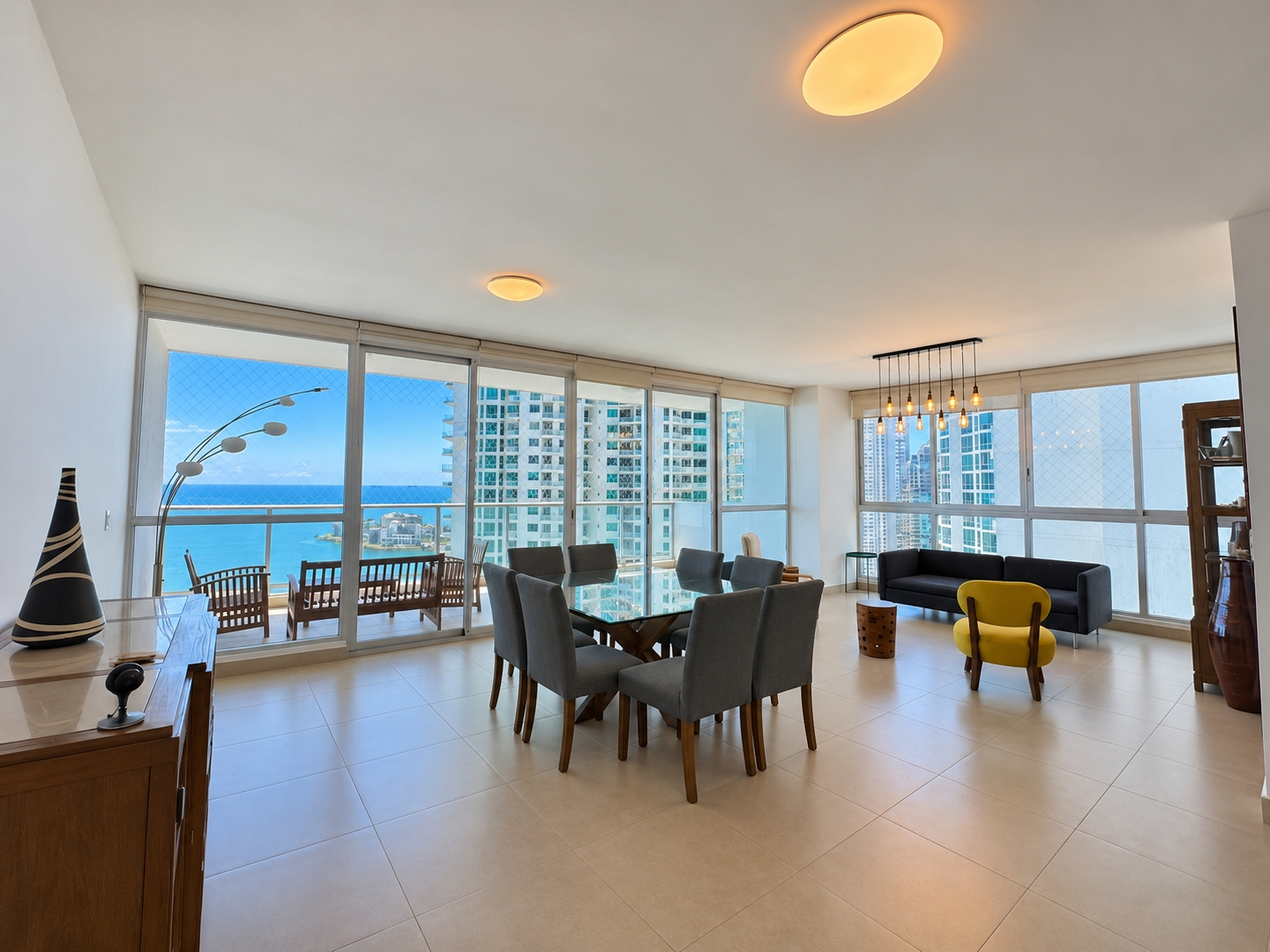 Oceanfront apartment for sale | 204 m2