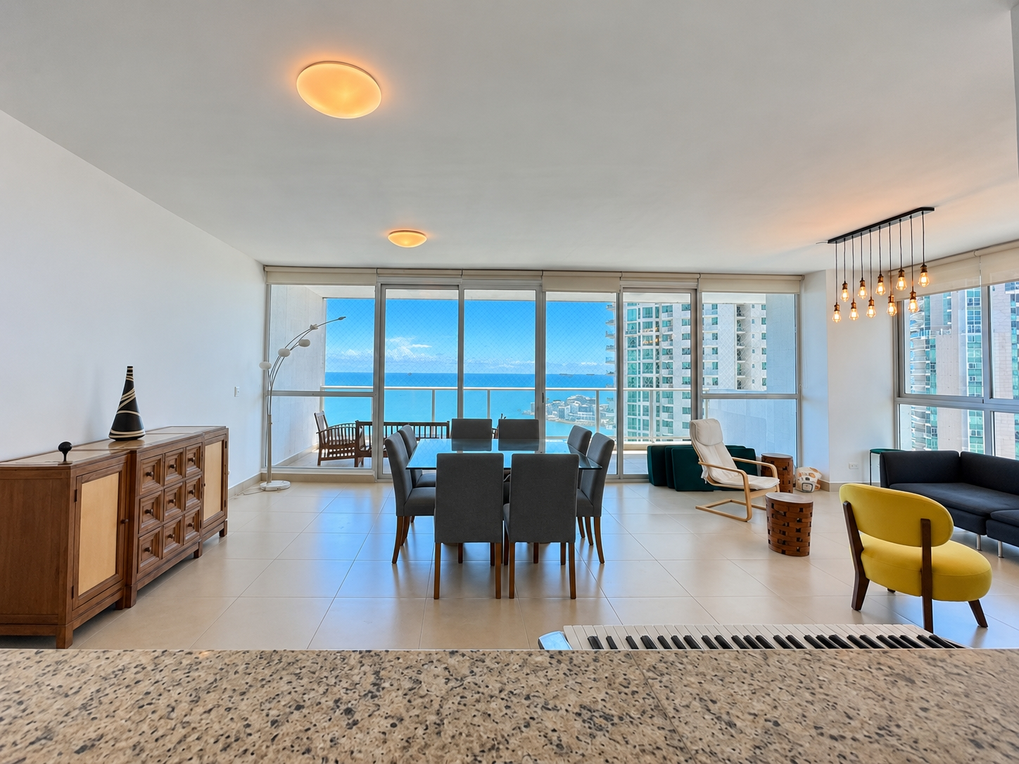 Oceanfront apartment for sale | 204 m2