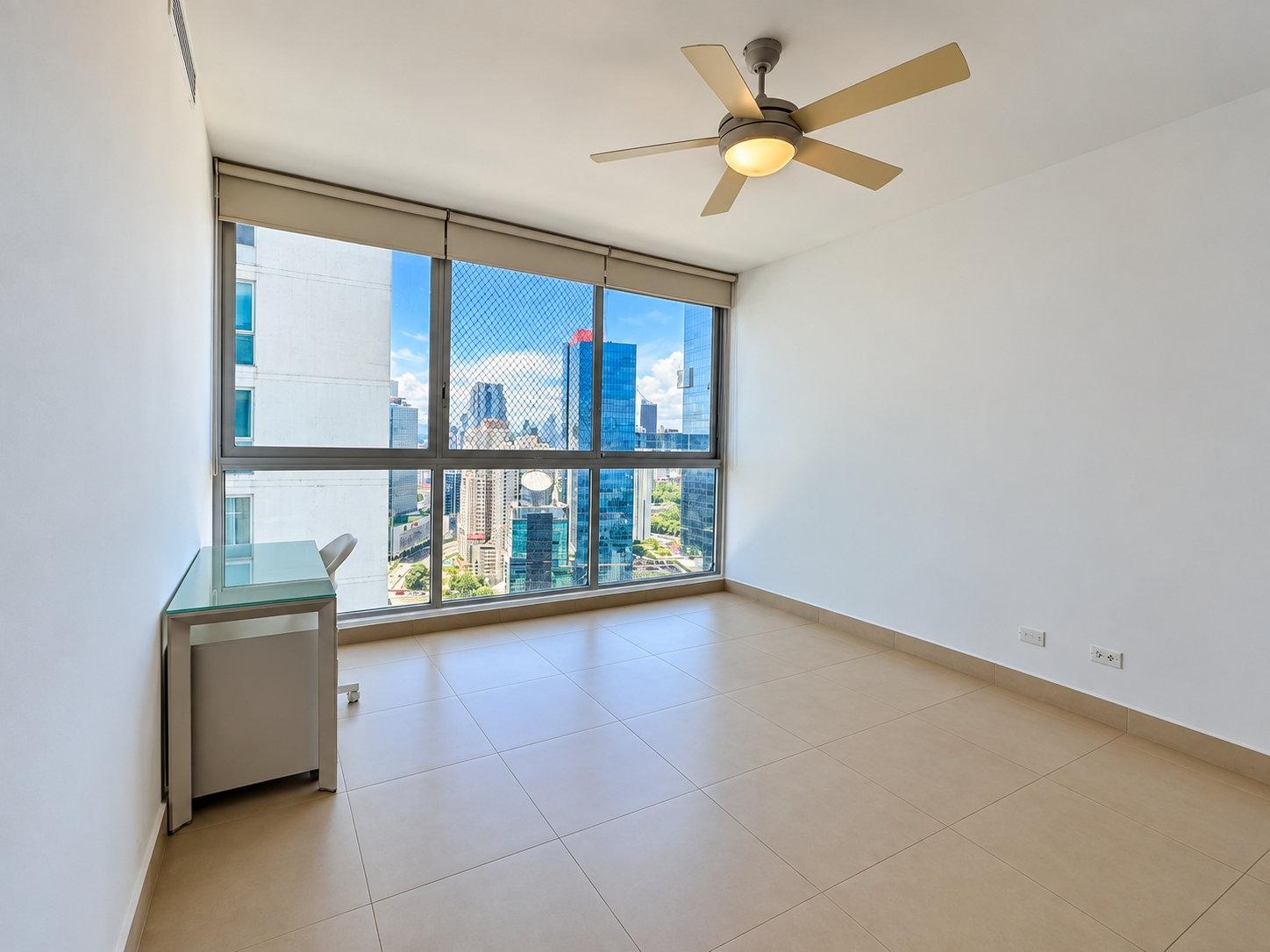 Oceanfront apartment for sale | 204 m2