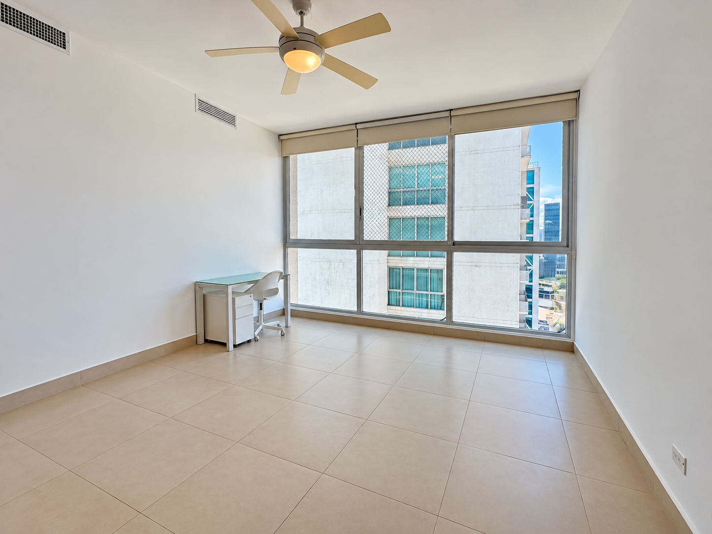Oceanfront apartment for sale | 204 m2