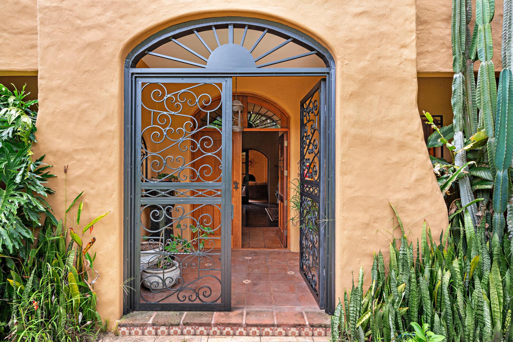 Mexican-Inspired Home in Palo Alto Boquete