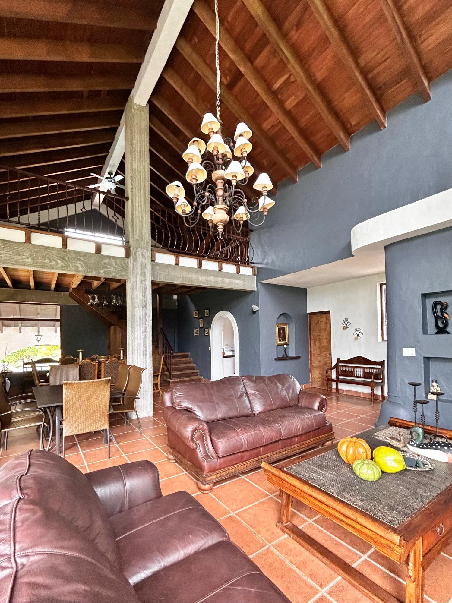 Private Mountain Estate on 10.17 Hectares, Sorá