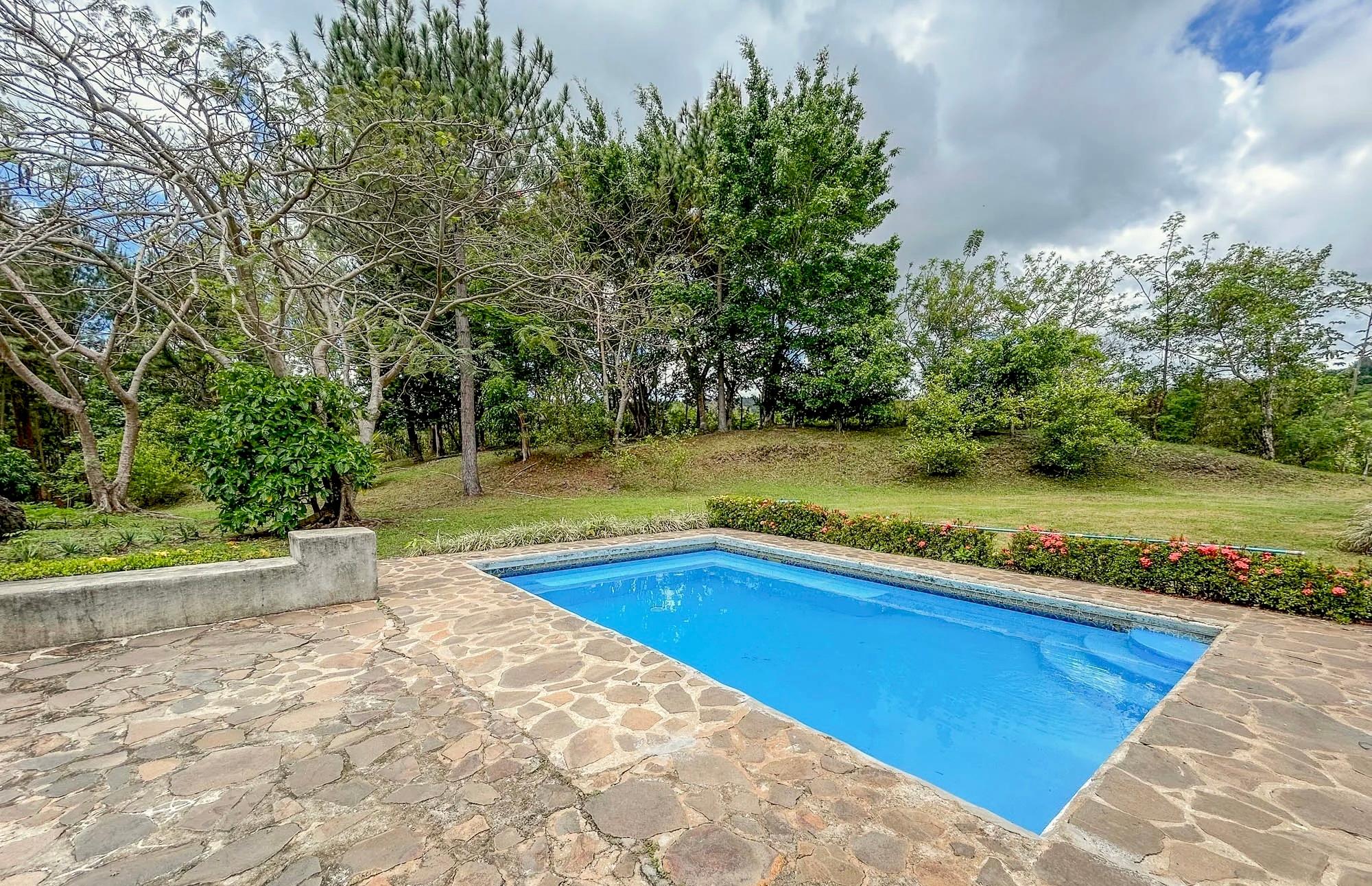 Private Mountain Estate on 10.17 Hectares, Sorá