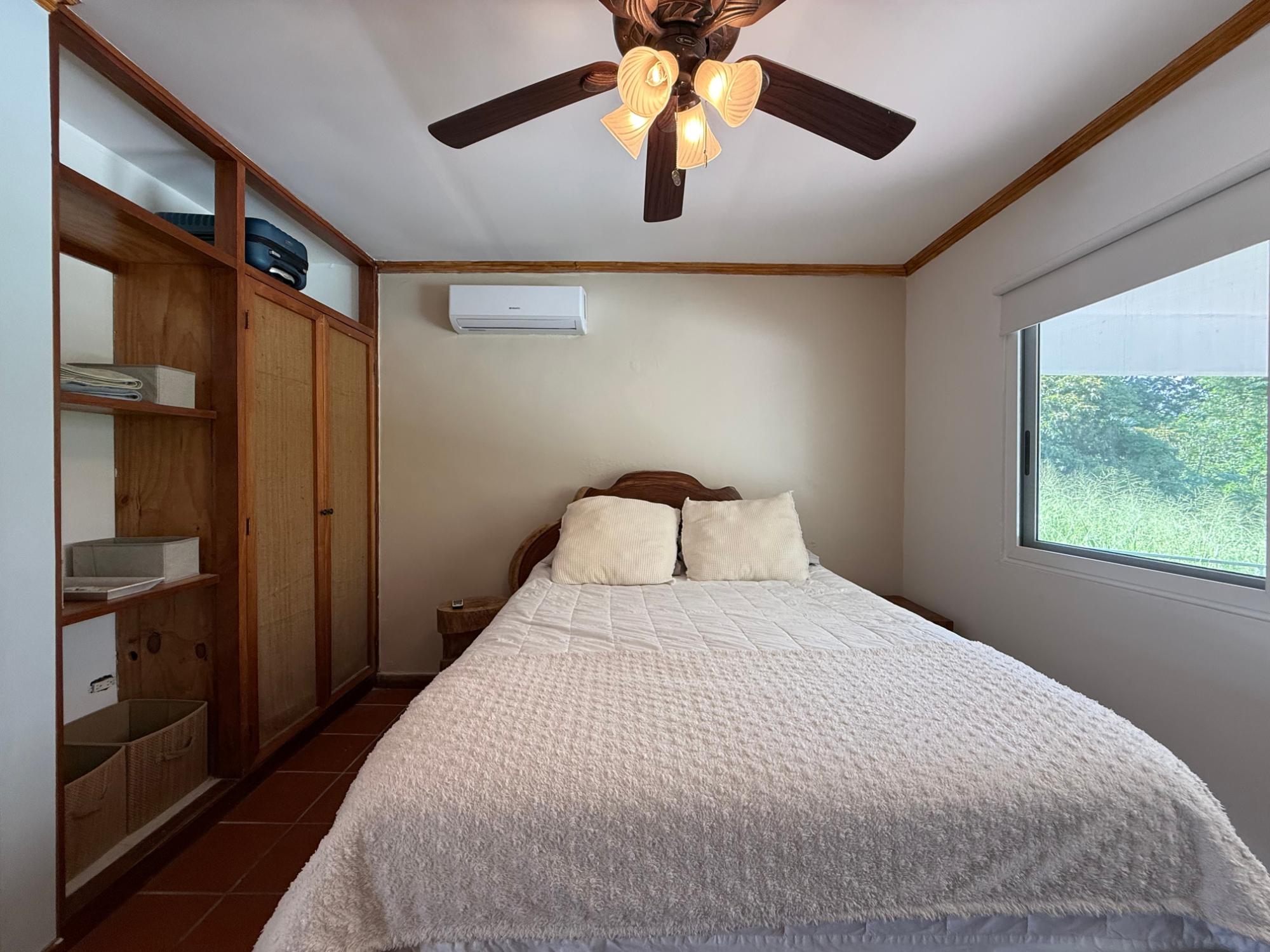 Private house with pool and large lot in Coronado