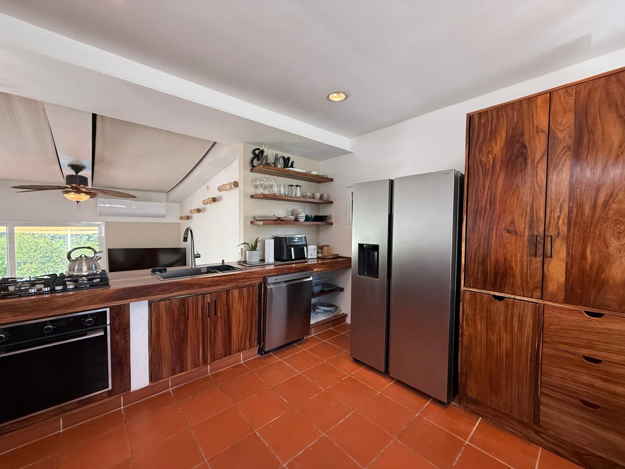 Private house with pool and large lot in Coronado