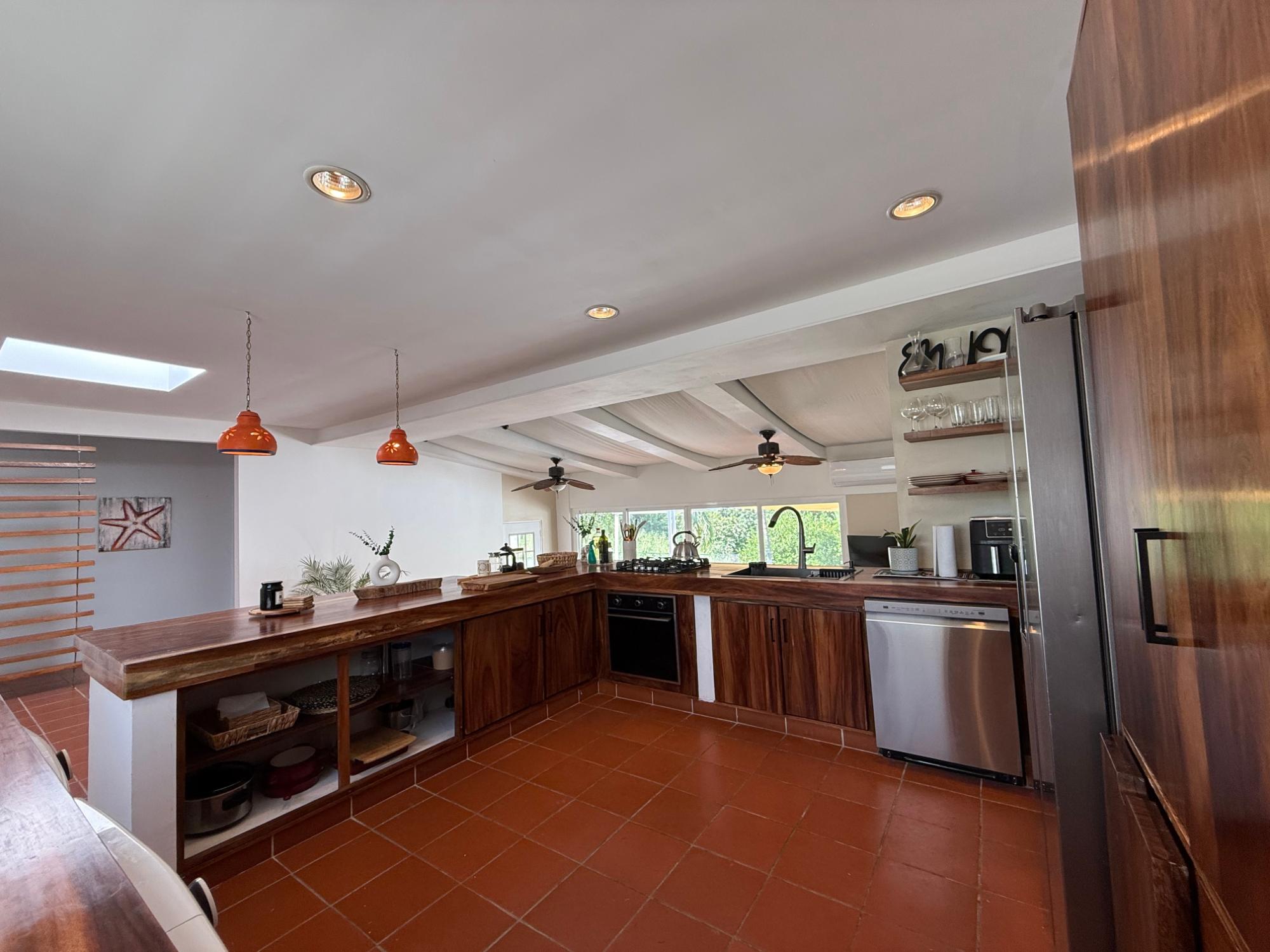 Private house with pool and large lot in Coronado