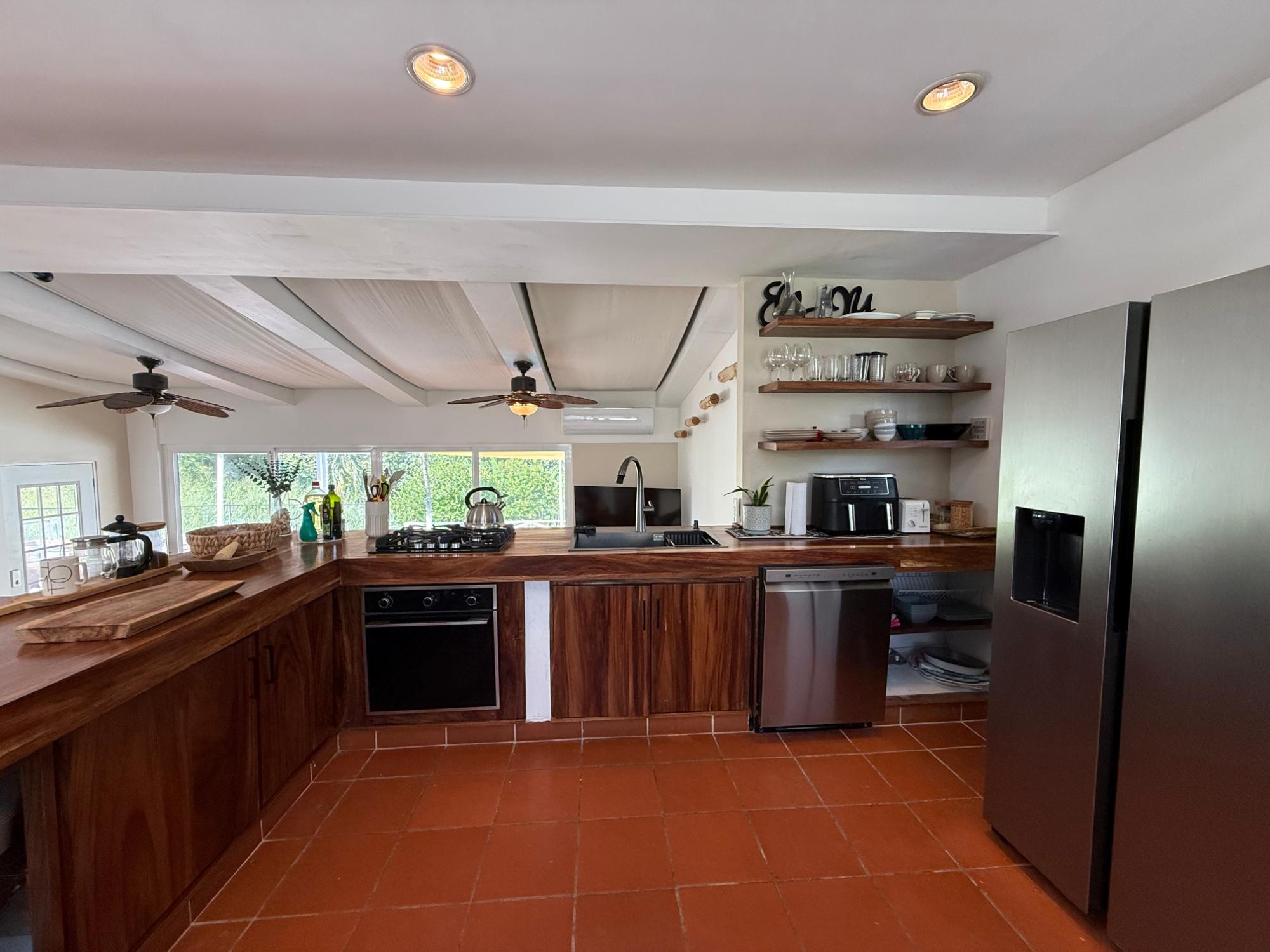 Private house with pool and large lot in Coronado