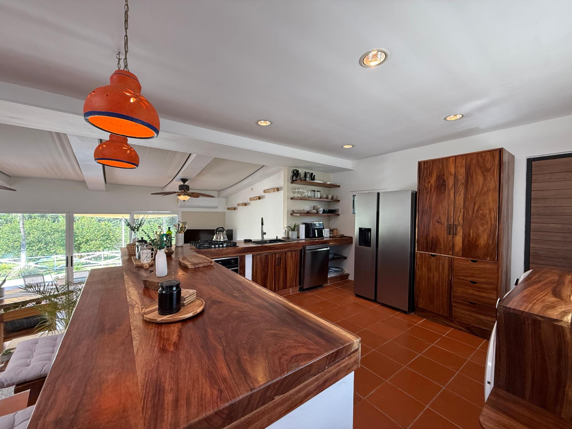 Private house with pool and large lot in Coronado