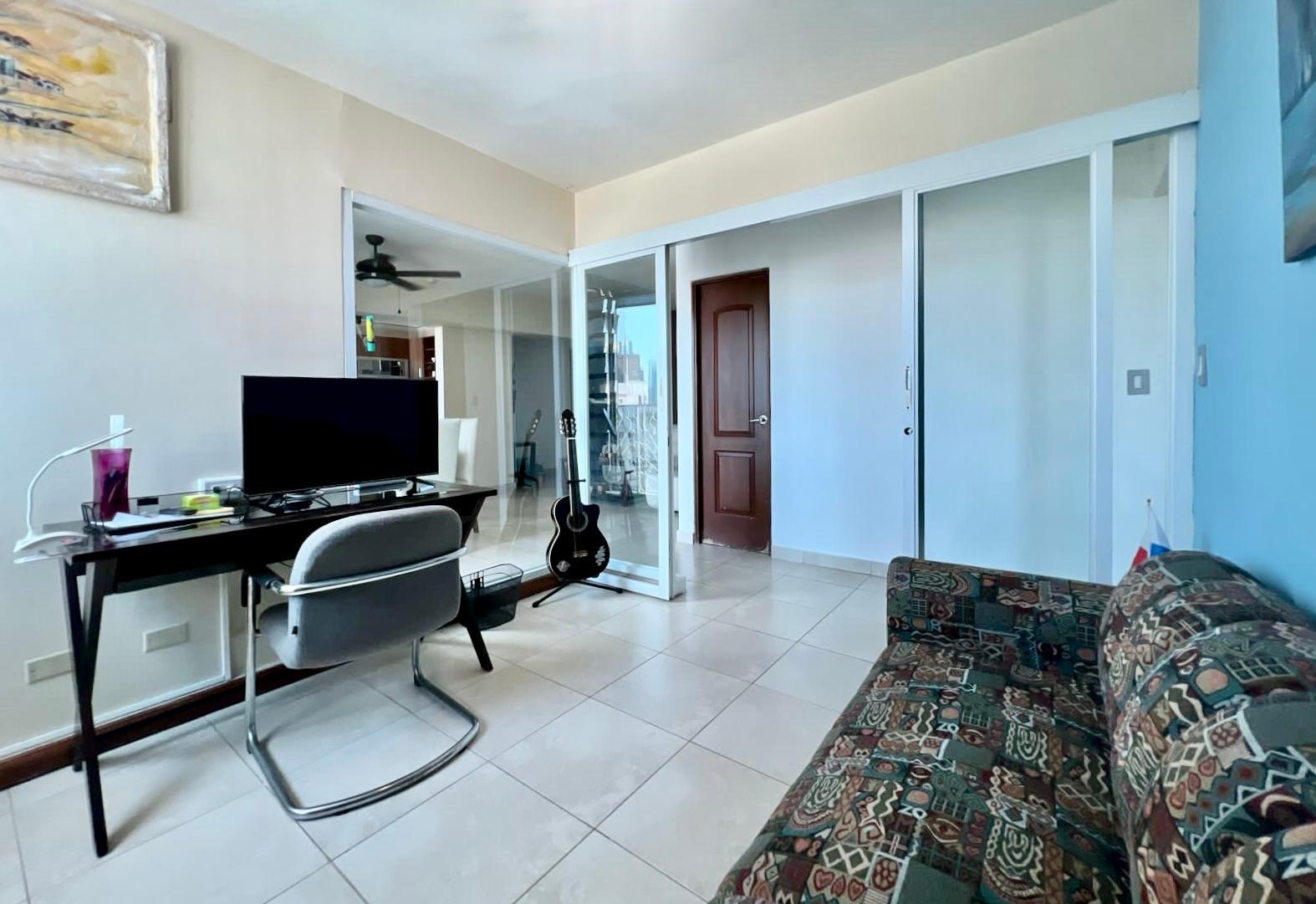 2-Bedroom Condo + Study in PH Onyx, El Cangrejo