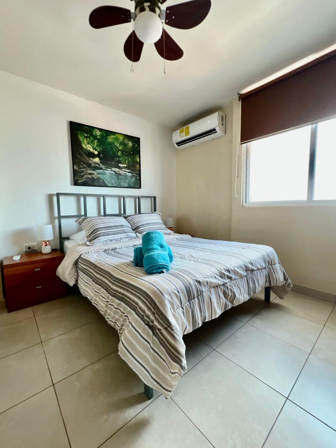 2-Bedroom Condo + Study in PH Onyx, El Cangrejo