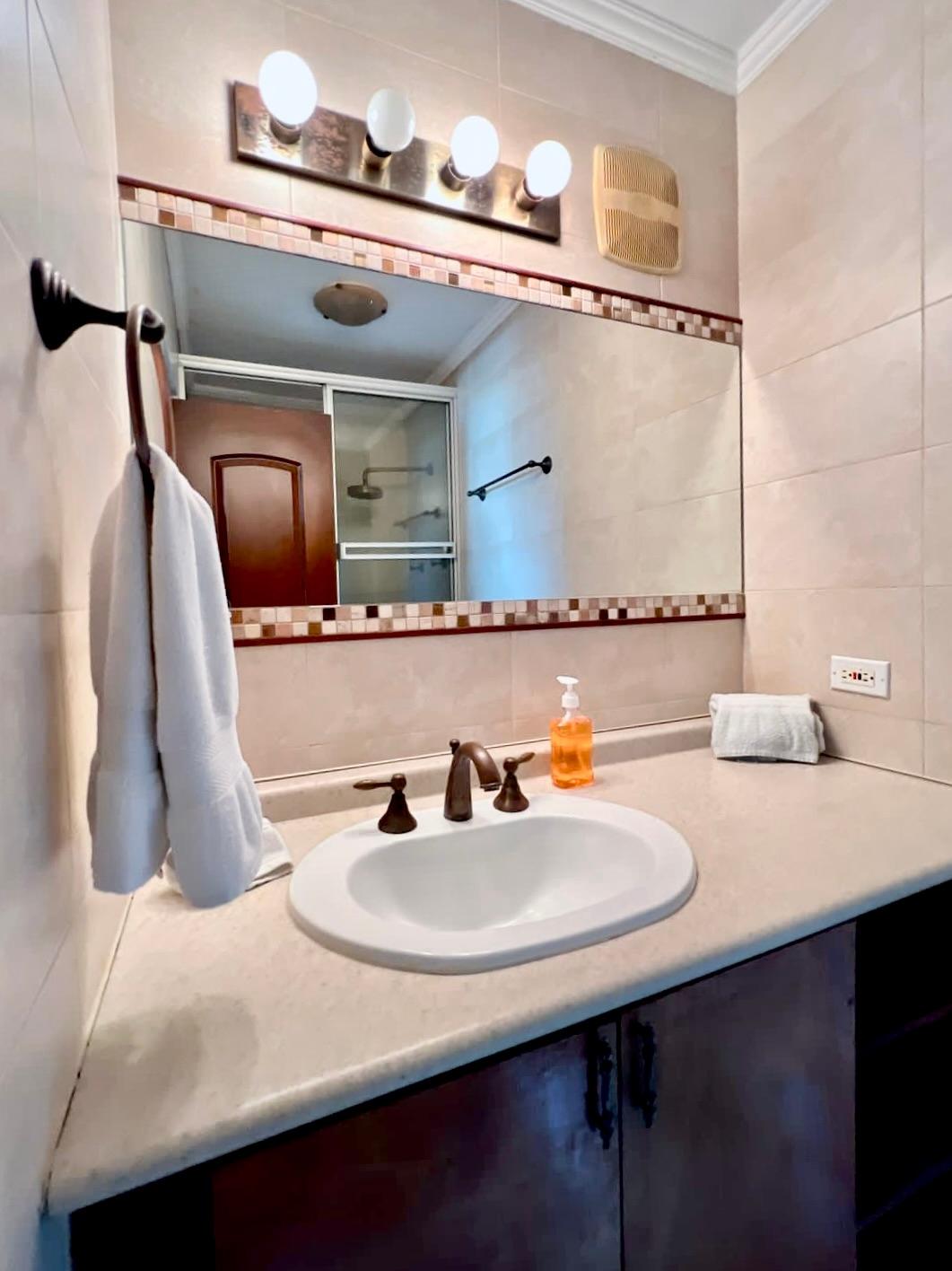 2-Bedroom Condo + Study in PH Onyx, El Cangrejo