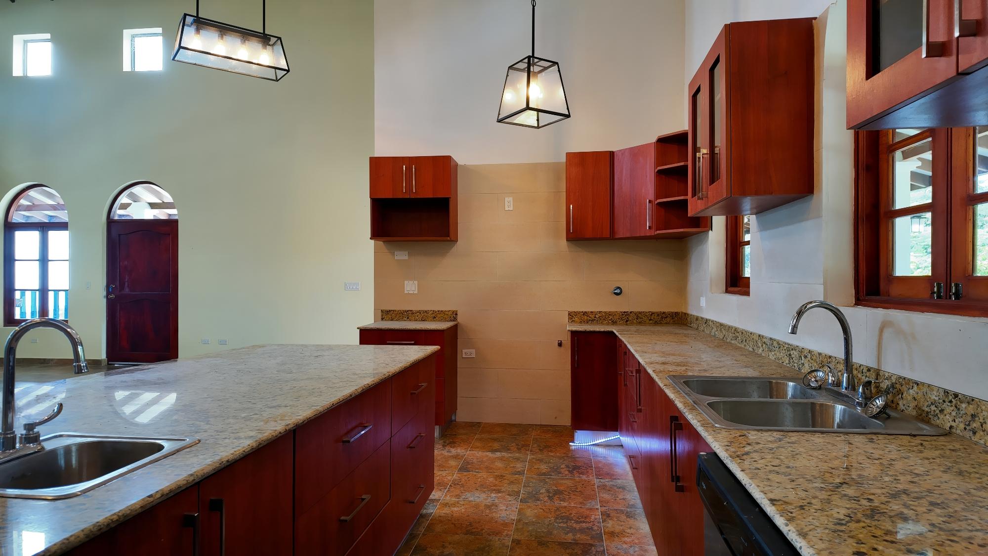 IMPRESSIVE OCEANVIEW HOME FOR SALE ALTOS DEL MARIA